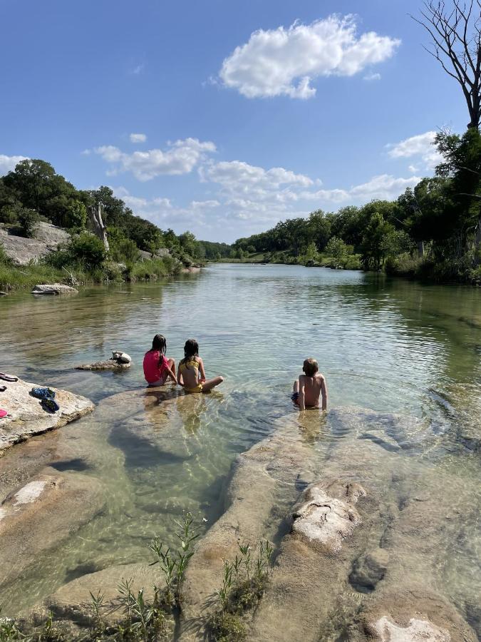 New! The Yellow Door- Downtown Wimberley W/ River Access 外观 照片